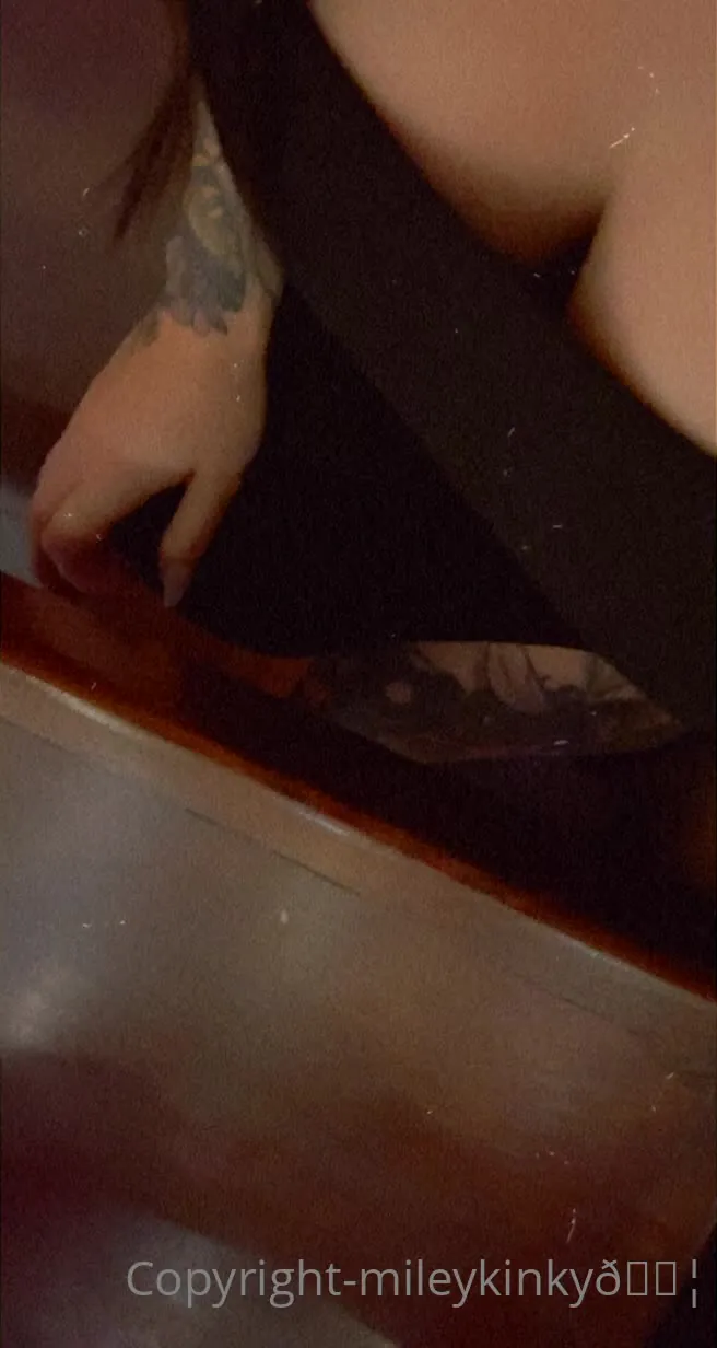Miley Kinky Nude Video Leak #133